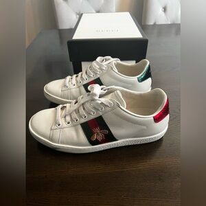 Women's Gucci Ace Embroidered Sneakers